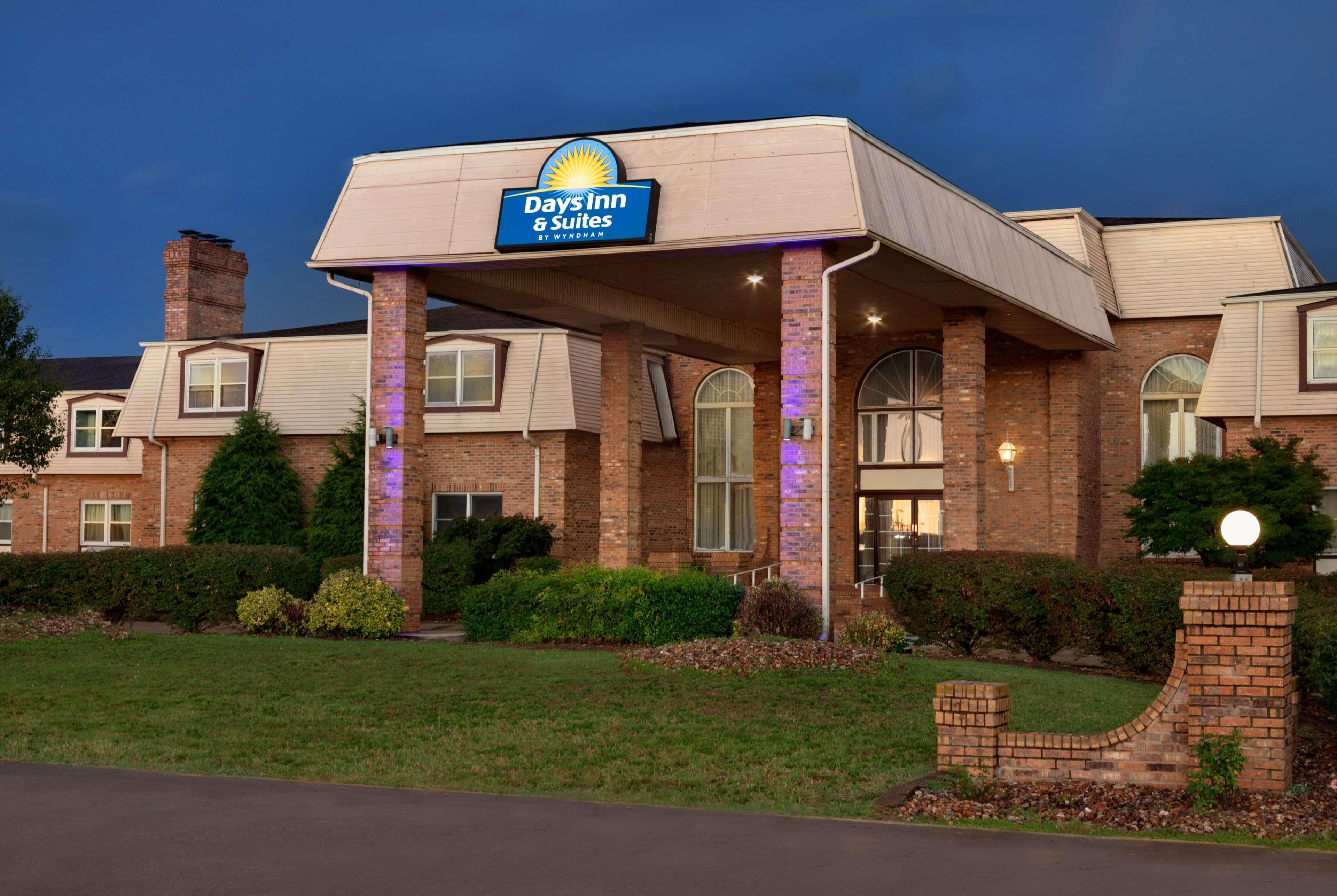 Days Inn And Suites By Wyndham Sikeston Buitenkant foto